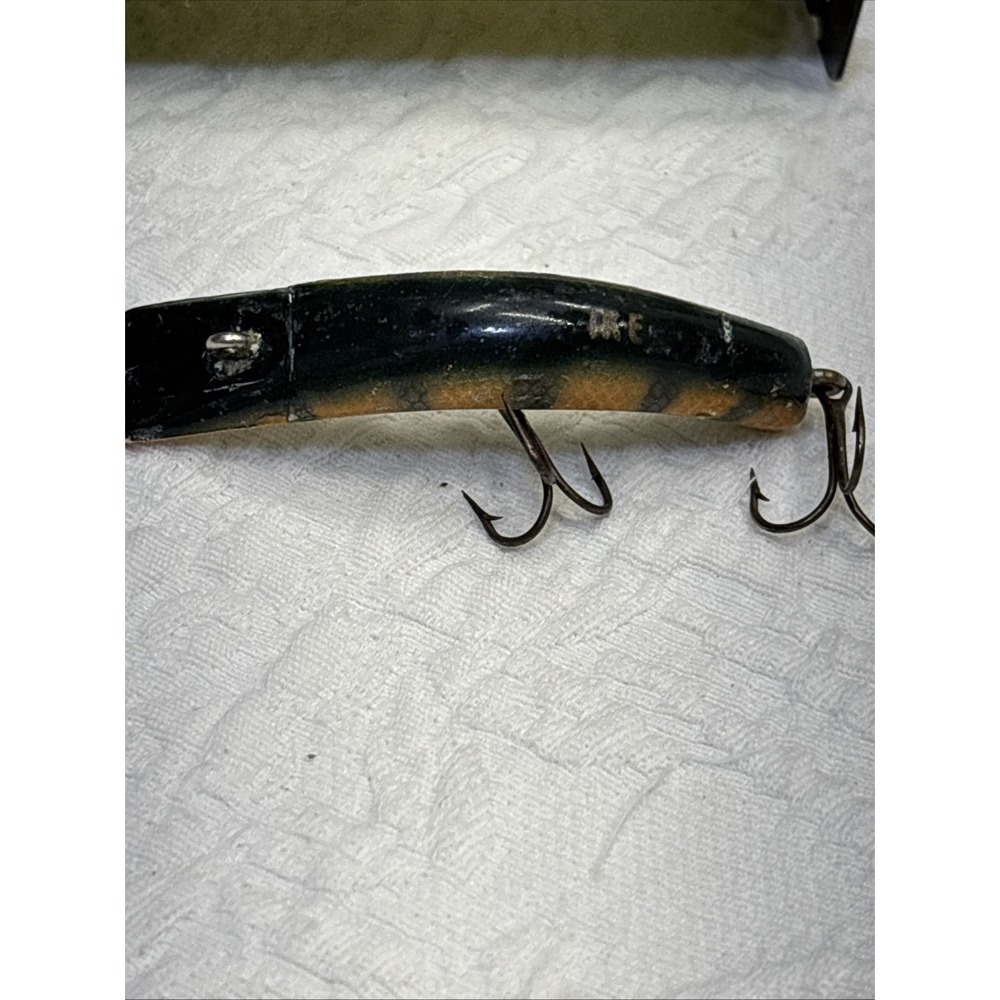 ANTIQUE VINTAGE FISHING LURE *LAZY IKE 3* TREBLE HOOK ORANGE/DARK GREEN
